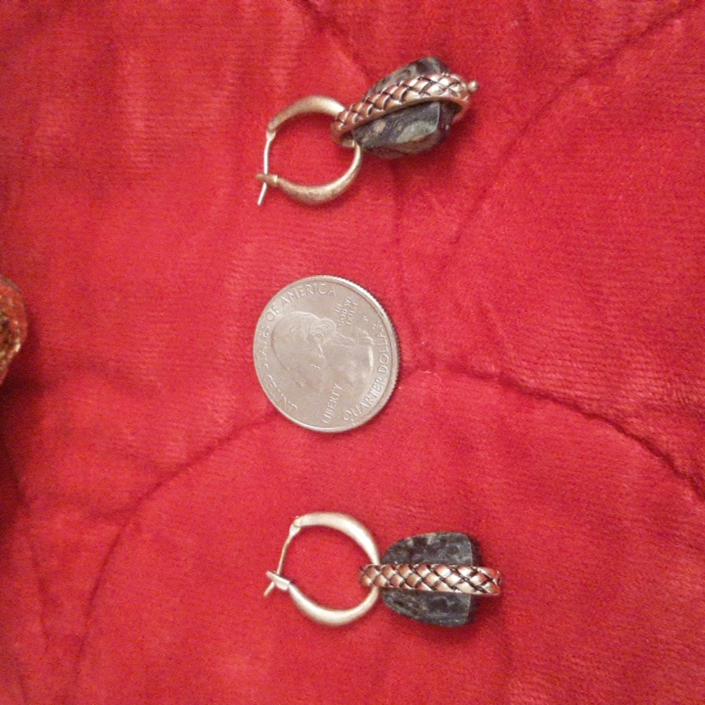 Green Dangling Stone Earrings - image 2